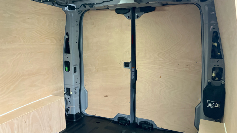 Ford Transit Custom E-320 L1 Rwd 100kW 65kWh H1 Van Limited Auto